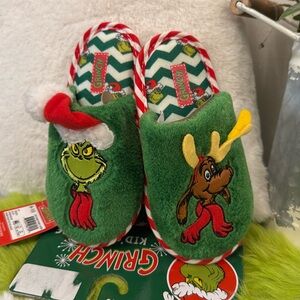 Grinch slippers with max kids 9-10